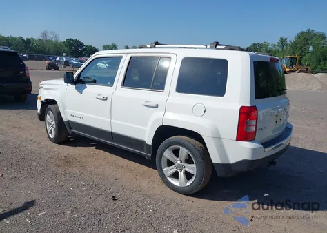 2013 Jeep Patriot Limited z USA, uszkodzony, nr VIN 1C4NJRCB7DD231853